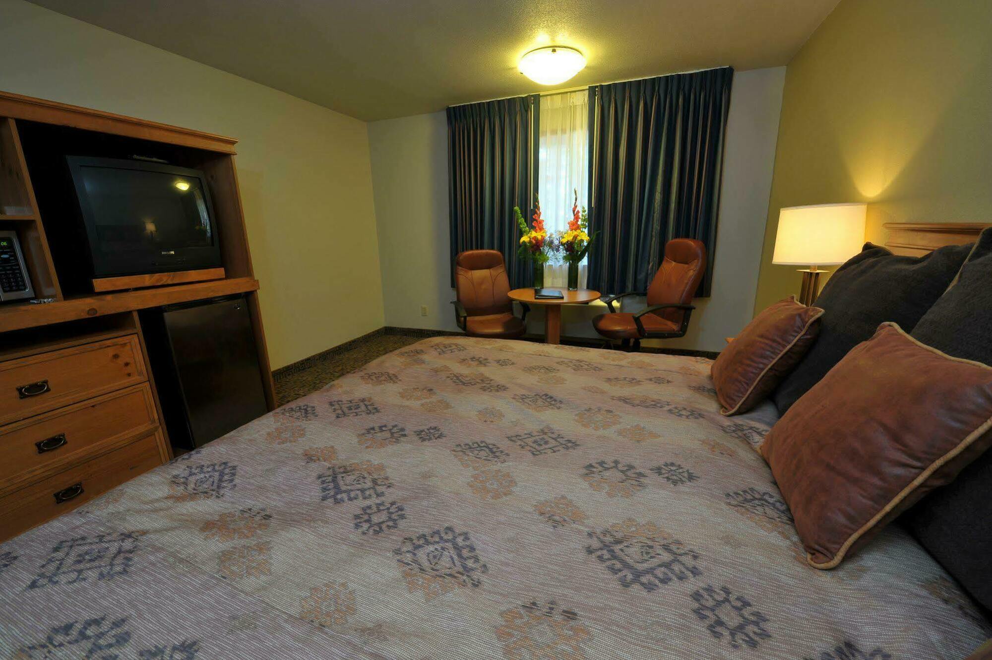 Shilo Inn Suites Hotel - Bend Room photo